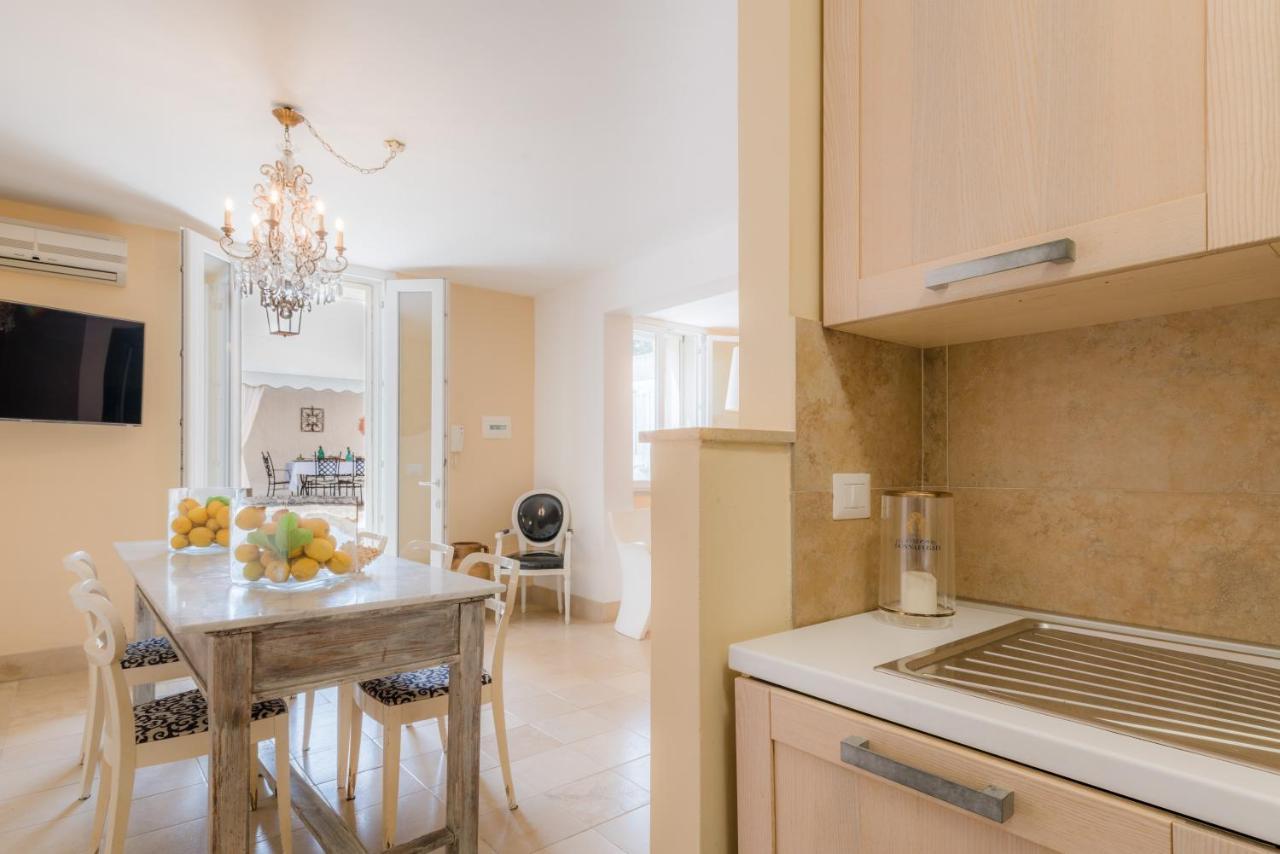 Casa delle sirene Villa Letojanni Esterno foto