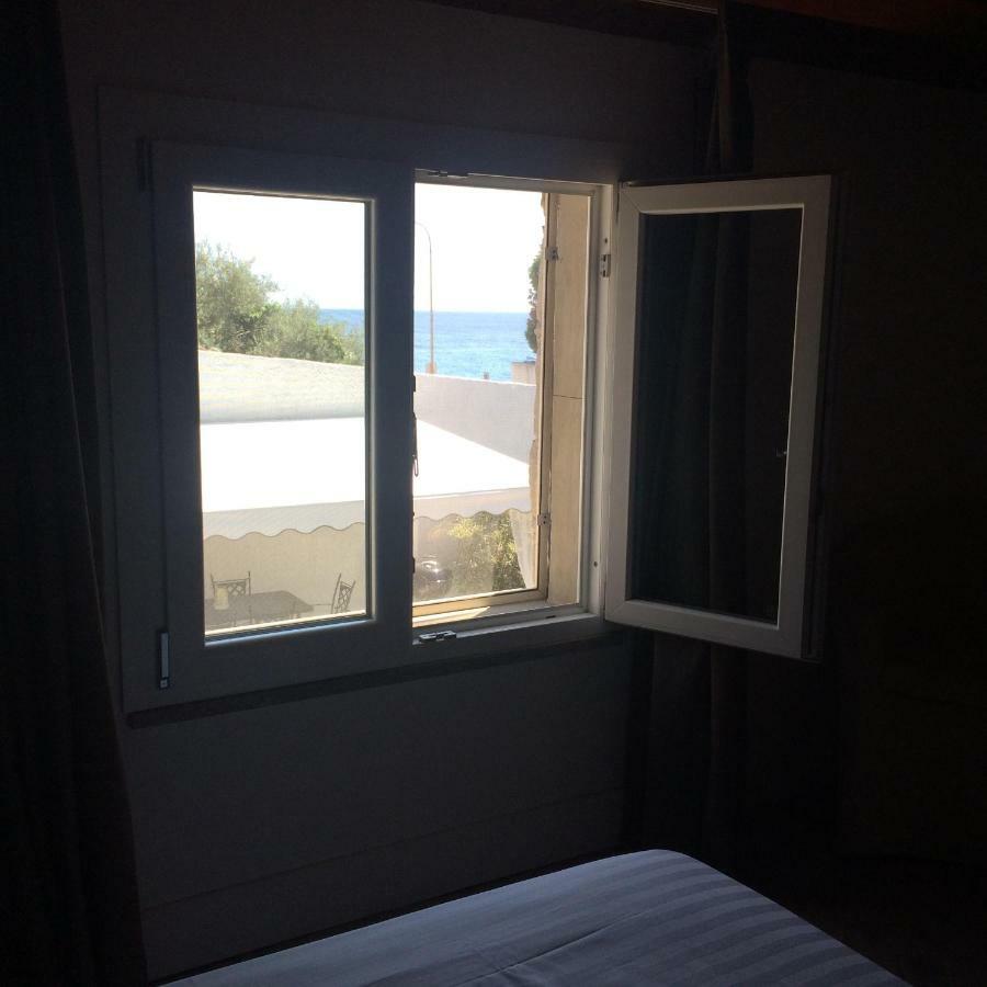 Casa delle sirene Villa Letojanni Esterno foto